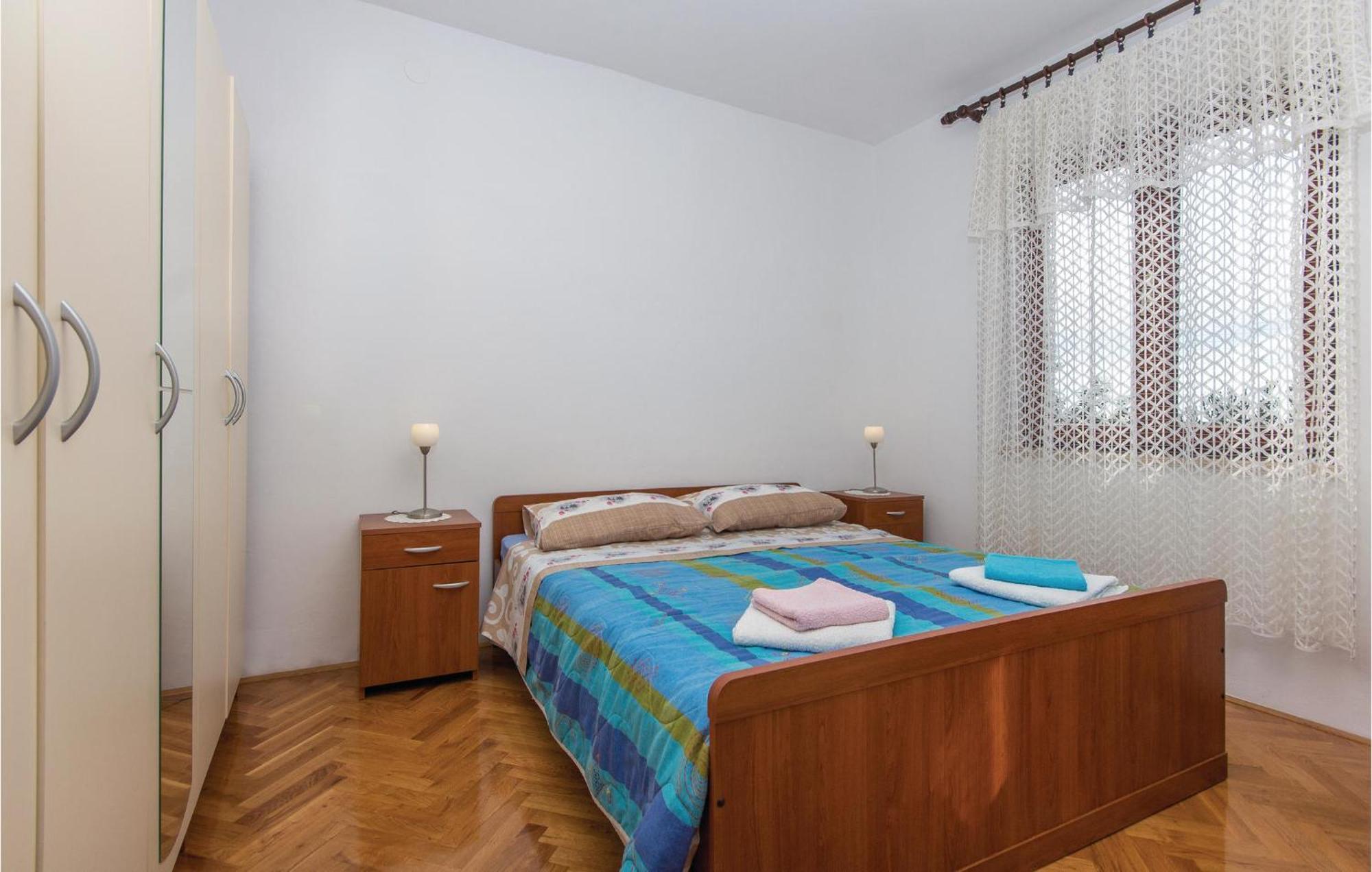 Appartement Lovely In With Wifi